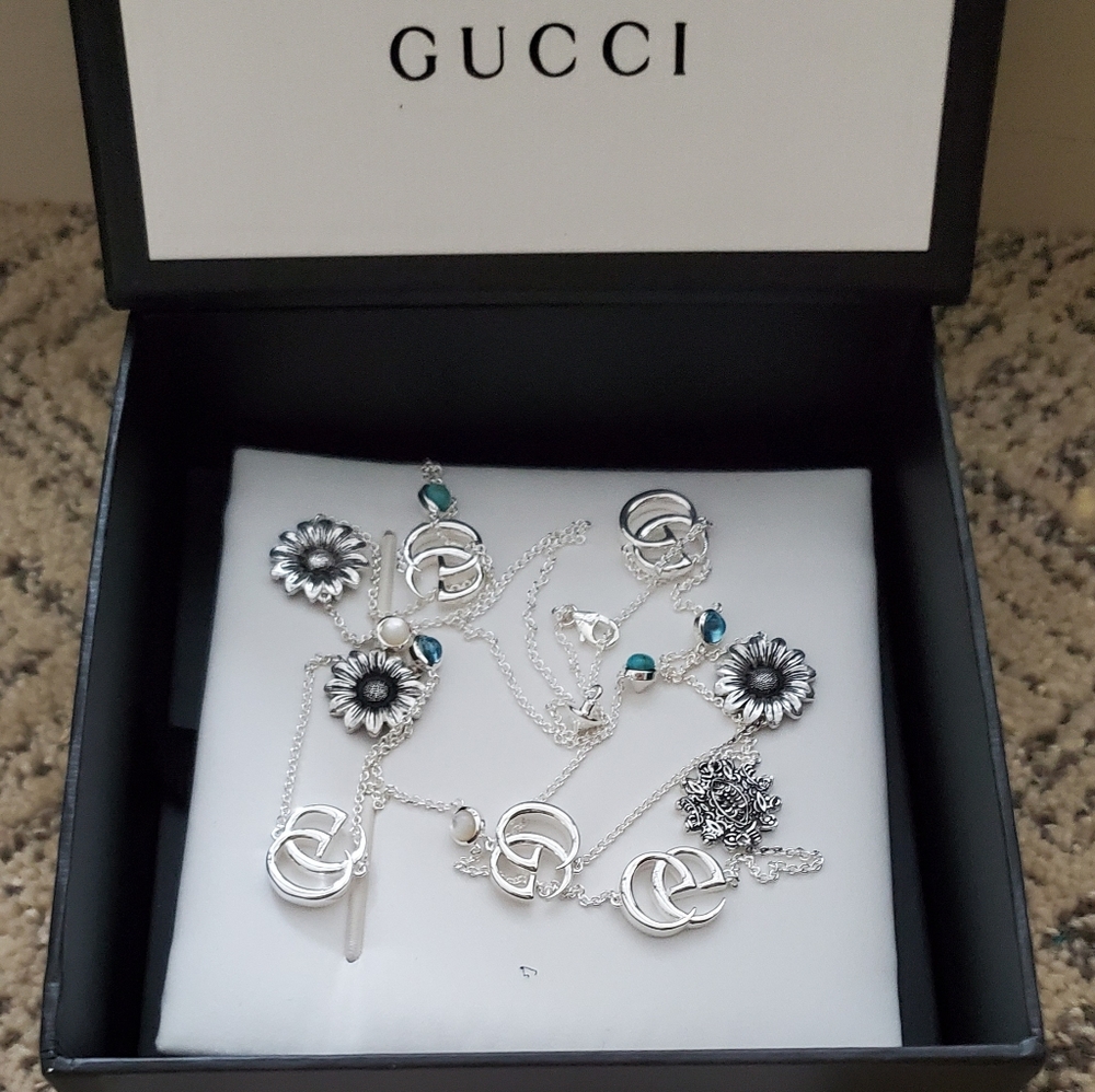 Gucci Long Silver Necklace 🤍